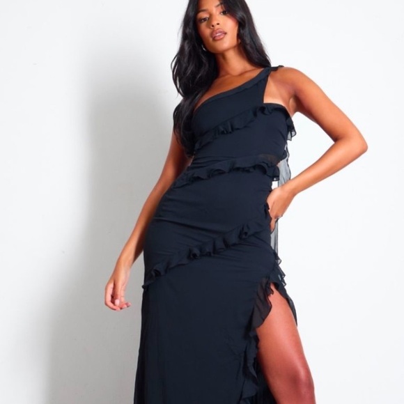 PrettyLittleThing Dresses & Skirts - PrettyLittleThing Black Ruffled Dress